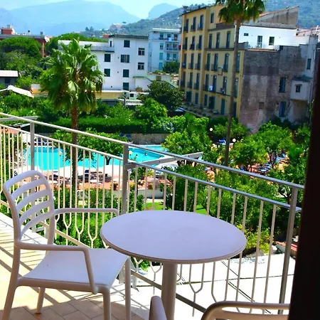 And Sea View Flats سورينتو
