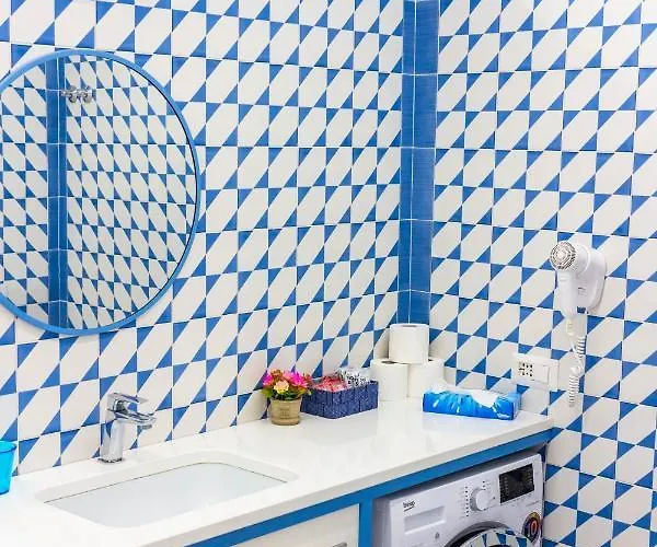 아파트 And Sea View Flats