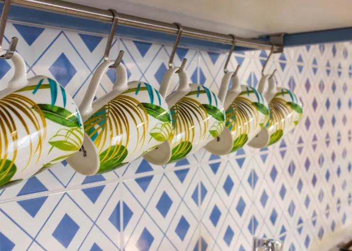 And Sea View Flats 아파트