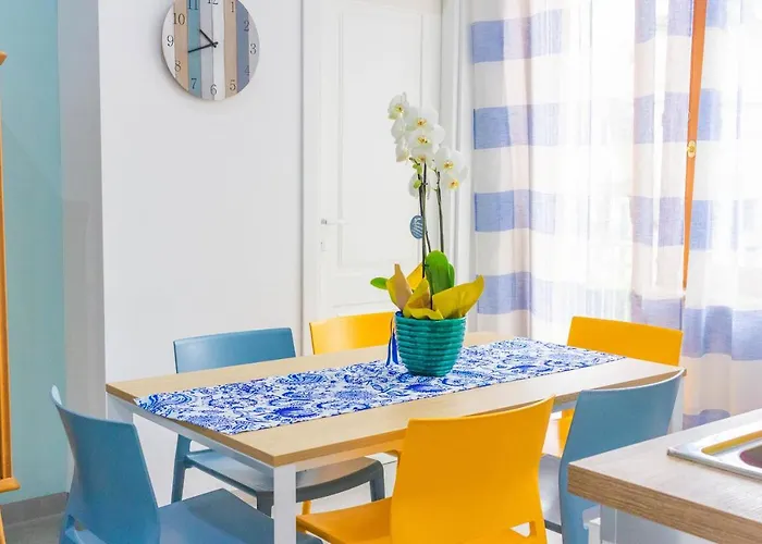 아파트 And Sea View Flats