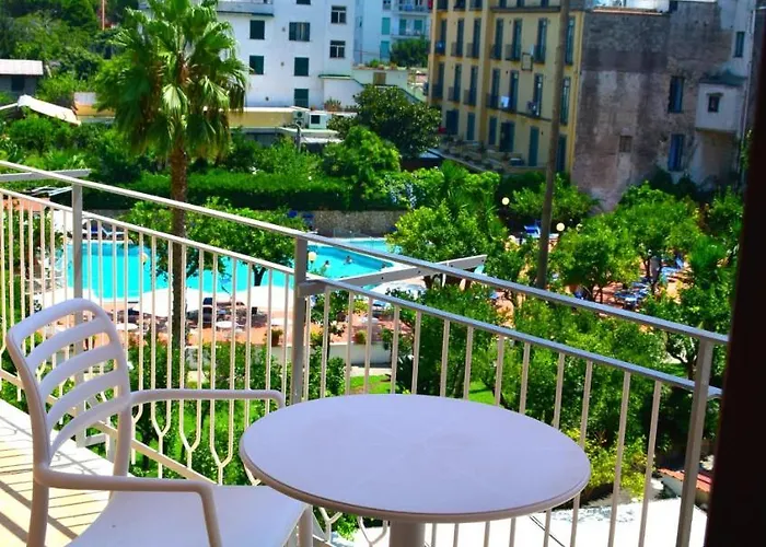 And Sea View Flats 소렌토