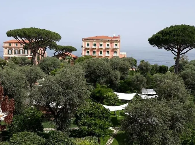 And Sea View Flats 아파트